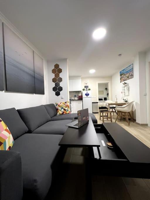 Ferienwohnung Artistic Digital Getaway - Patio & Great Location! Lissabon Exterior foto