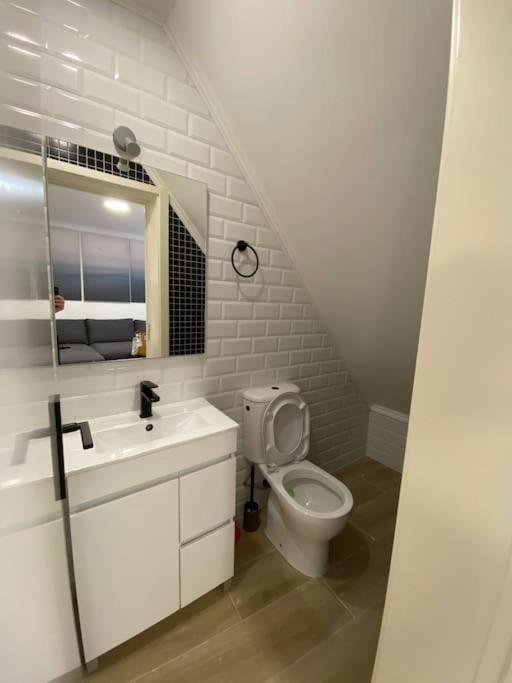 Ferienwohnung Artistic Digital Getaway - Patio & Great Location! Lissabon Exterior foto