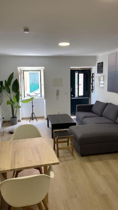 Ferienwohnung Artistic Digital Getaway - Patio & Great Location! Lissabon Exterior foto